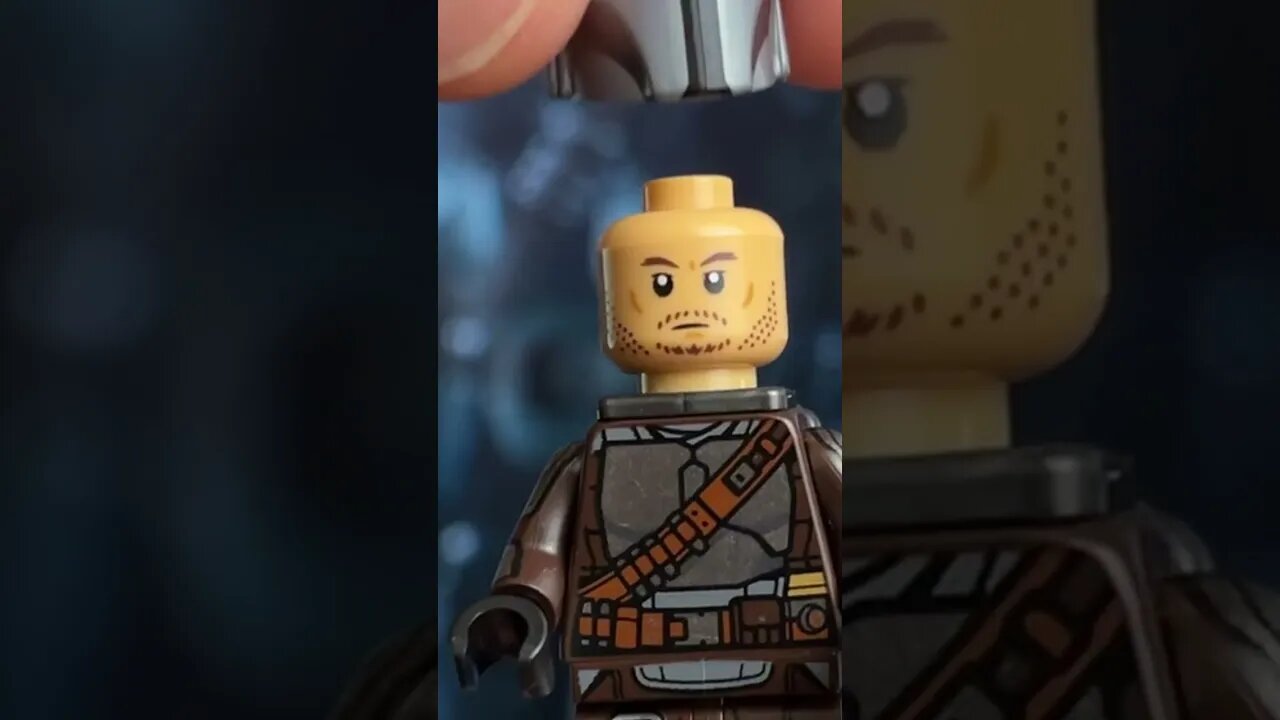 The Mandalorian LEGO Minifig (Din Djarin Face and Darksaber)