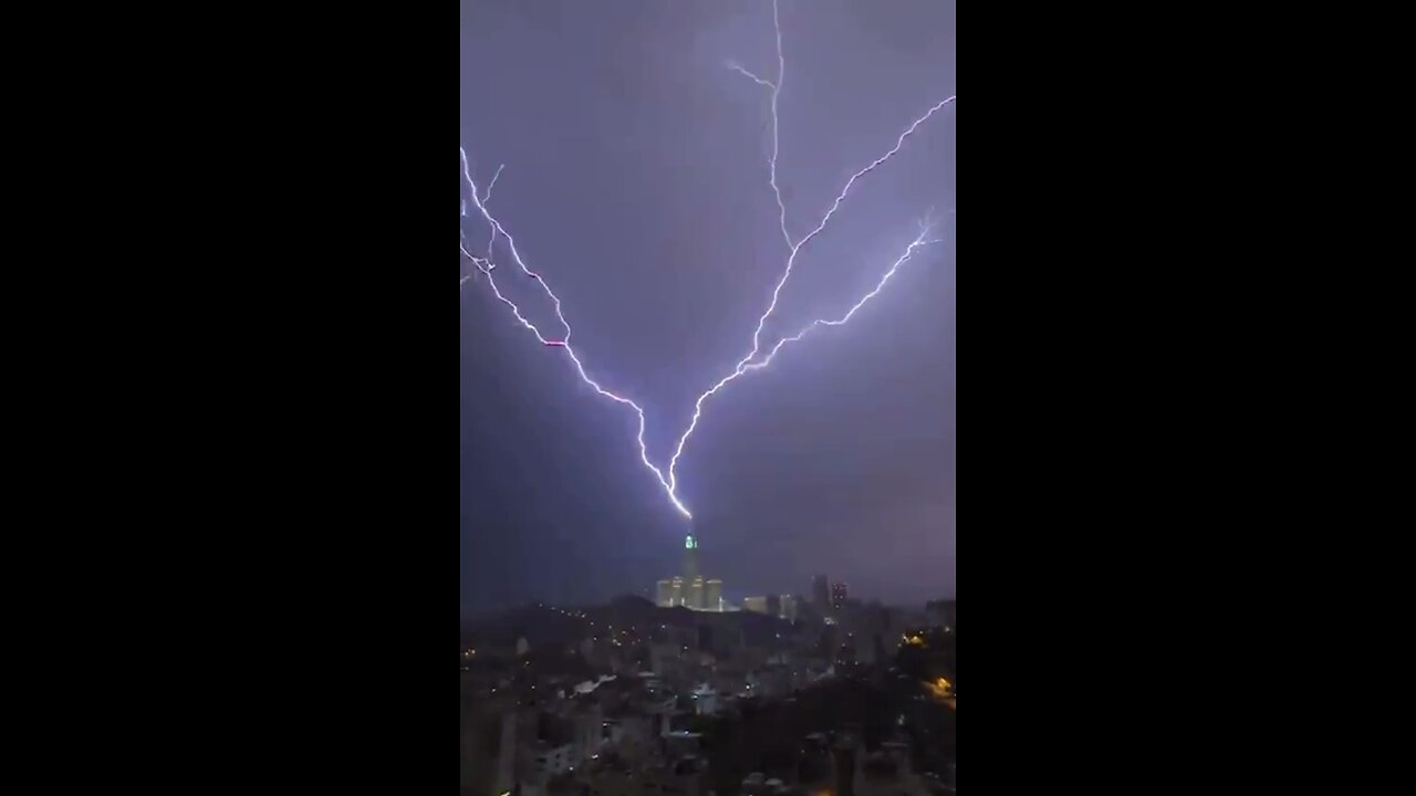 Tormenta eléctrica sobre la Meca (2)