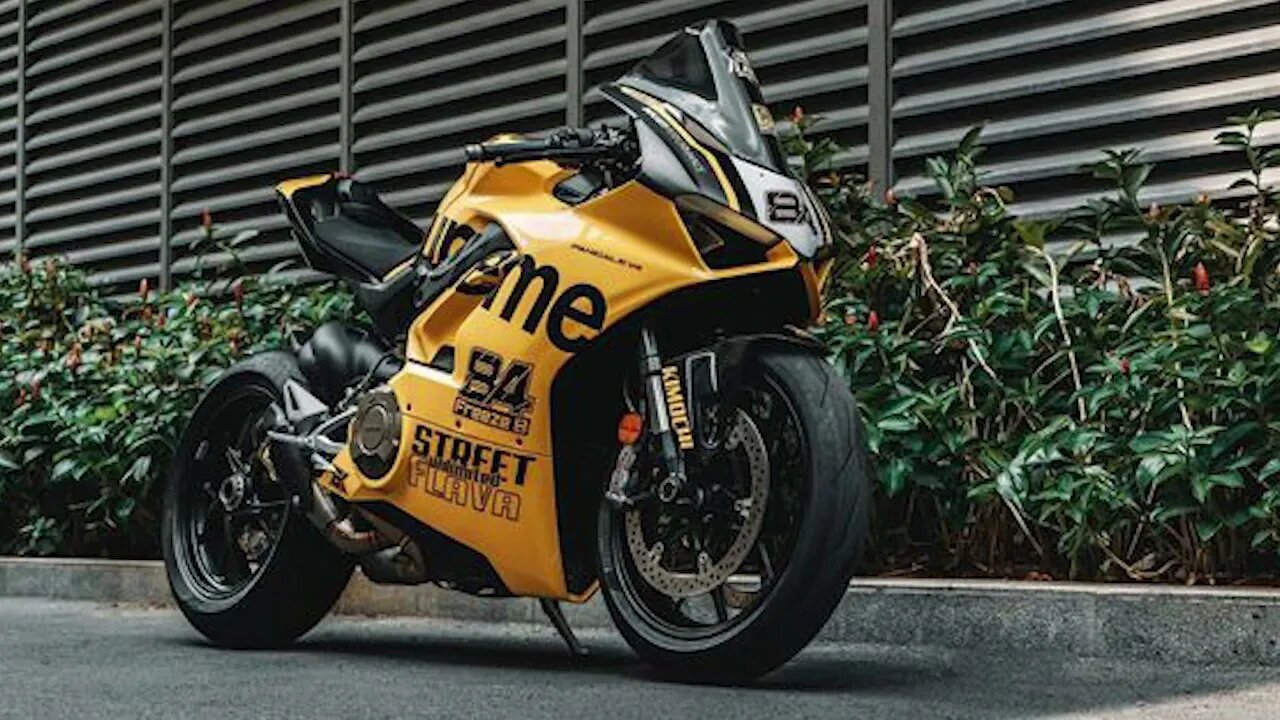 Racing Thrills Motorcycle Madness