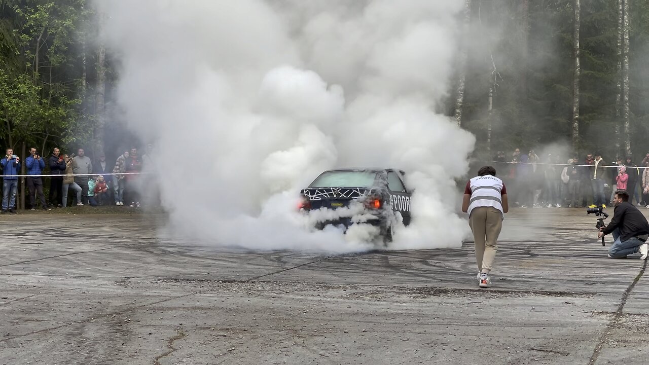 BURNOUT Dega Bremzes un Plīsa Pusasis