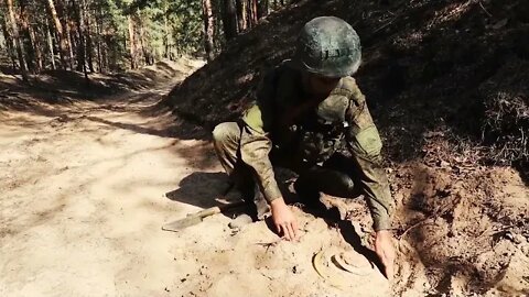 Combat work of the engineering patrol