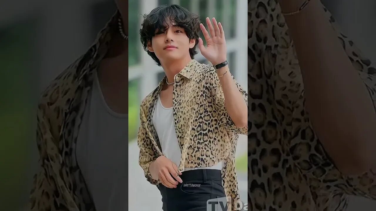 once again, Kim Taehyung driving us crazy 🔥🥵 😱