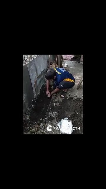 Russian Troops Confiscated 8 Machine Guns & Grenades From Former Terror Defense Member, Kherson Pt.1