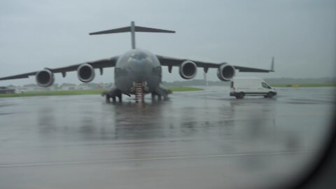 Ohio ANG KC-135 refuels AFRC C-17