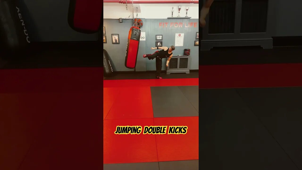 Jumping double kicks #martialarts #taekwondo #kickboxing #tallman #tallkicker #tallkickboxing #kick