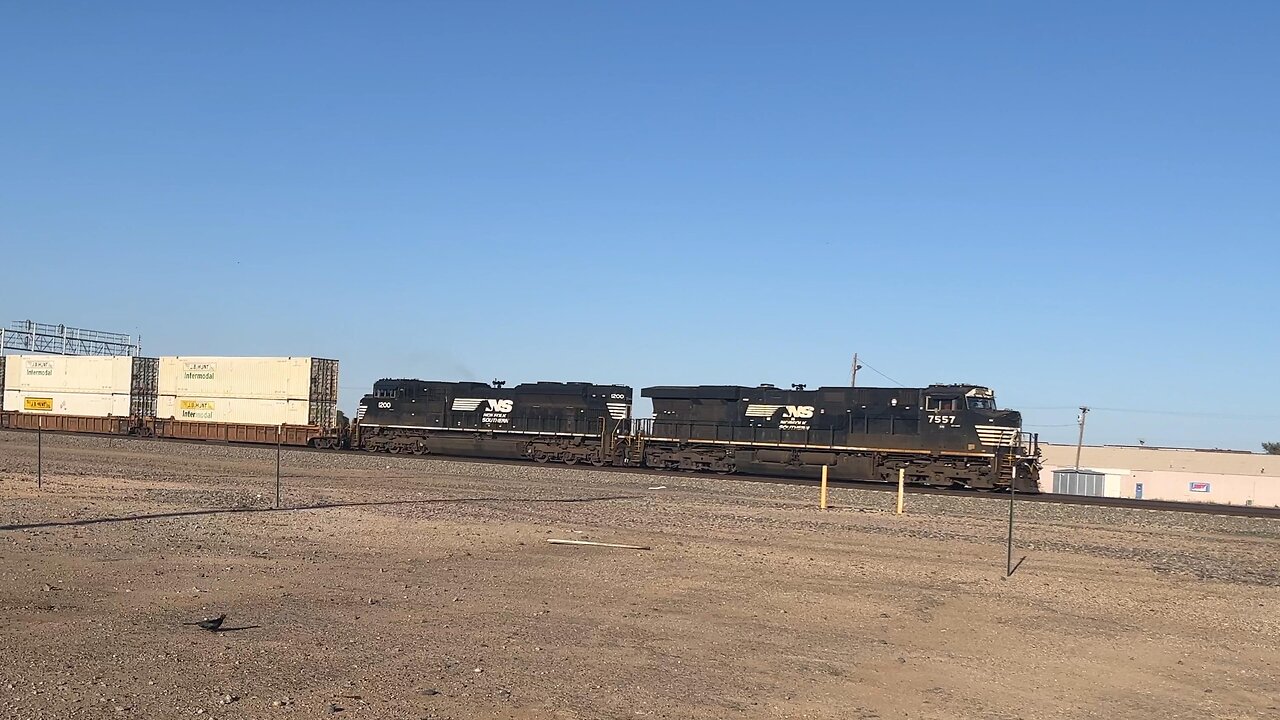 Very long Norfolk Southern Intermodal passes through Amarillo on the Transcon.