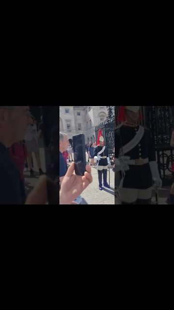 make way the queen's guard shouts tourist jump #horseguardsparade