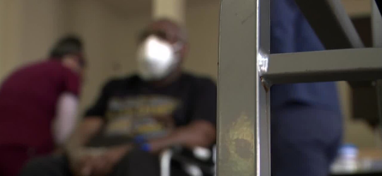 Vegas pop-up COVID vaccine clinic to give away $100 gift cards