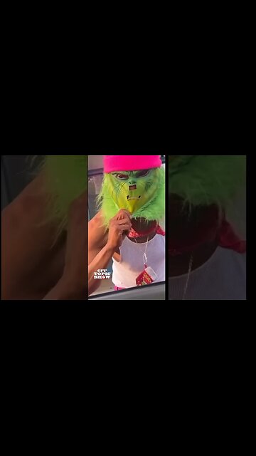 Heartbreaking Encounter at the Bus Stop: The Grinch's Plea to See His Son