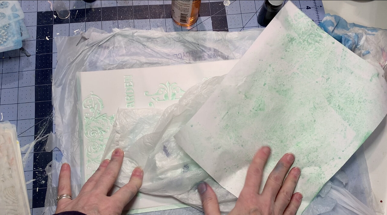 Episode 159 - Junk Journal with Daffodils Galleria - Paper Dying with Grocery Bags!