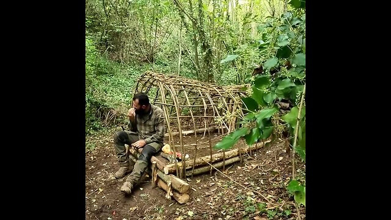 3 Days Solo Bushcraft Shelter Camp With Fireplace Inside part:3