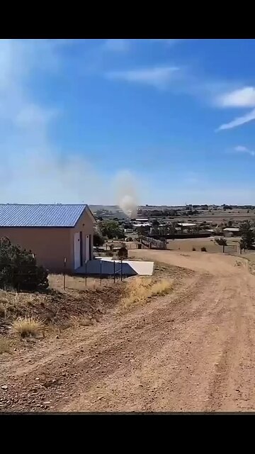 Small plane crashes near local airport in Santa Fe, New Mexico