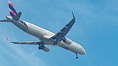 Airbus A321 PT-XPC coming from Brasília to Fortaleza