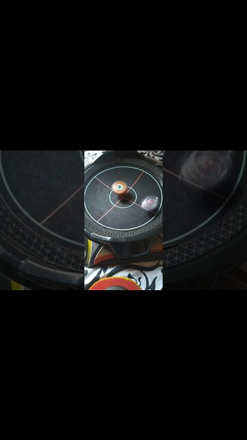 batalha de beyblade (o bey original mais fraco do mundo 😂)