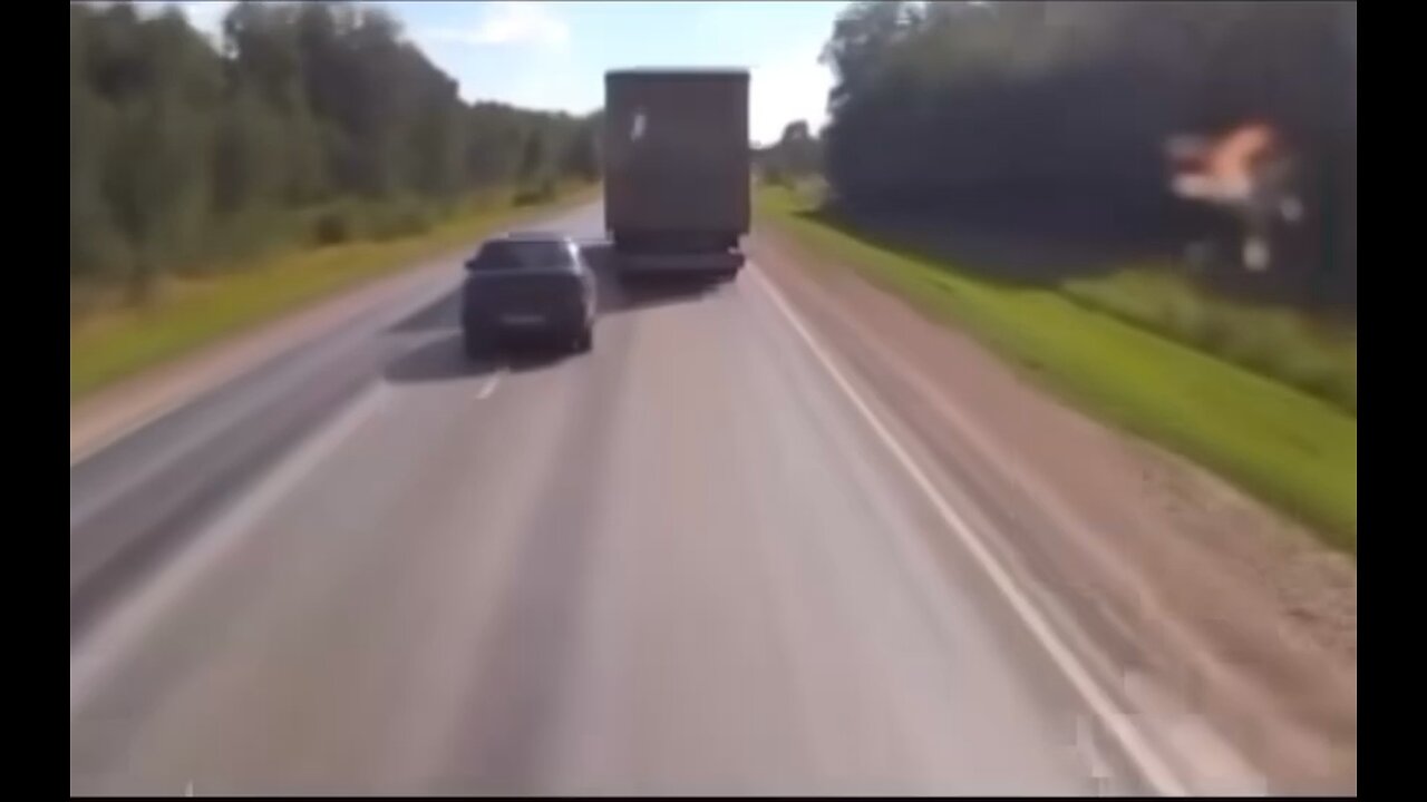 Overtaking be careful crash