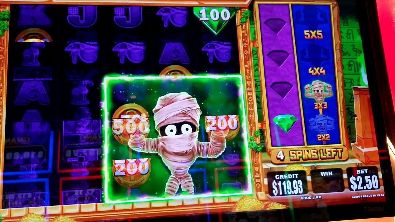 MO'MUMMY slot machine, trying to get that full screen again...