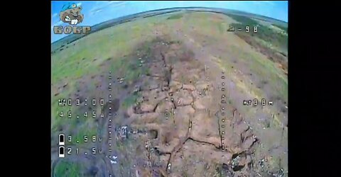 🔞 Russian fighters strike soldiers of the Armed Forces of Ukraine with an FPV drone.
