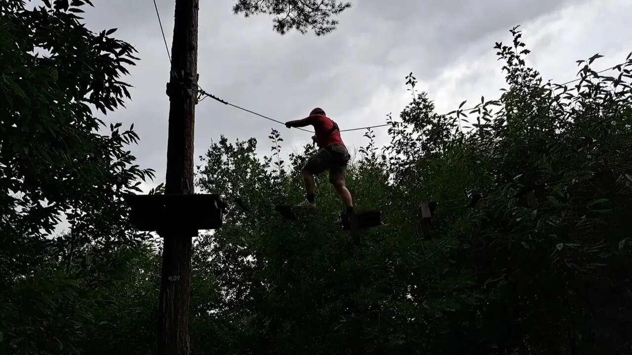 Impressie Klimbos Jon en Marco. Obstakelbaan Obstacle course Climbing forest impression (2)