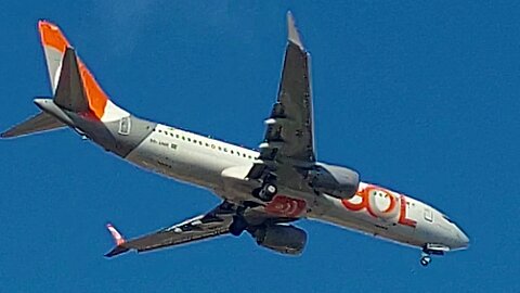 Boeing 737-800 PR-GGP vindo do Rio de Janeiro Boeing 737 MAX 8 PR-XMN vindo do Recife para Fortaleza