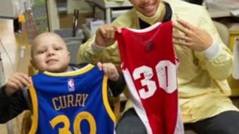 Warriors fan visited by Steph Curry at Riley Hospital