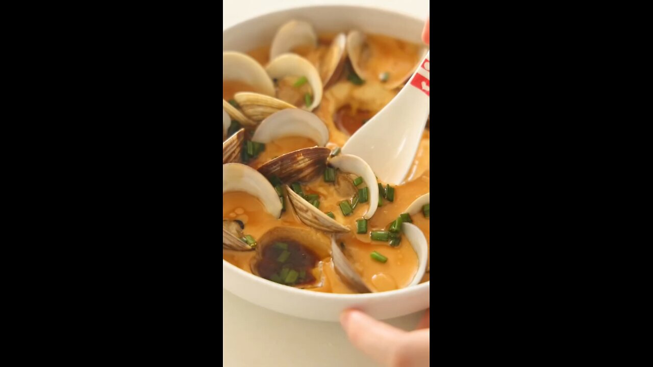 Steamed clams with egg