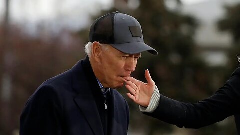Joe Biden sucks his wife's finger!