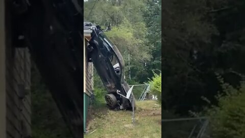 ESTE AUTO AL PARECER CAYÓ DEL CIELO EN EE.UU - MISTERIO SIN RESOLVER