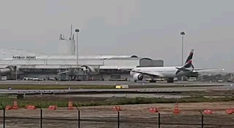 Boeing 777-300ER PT-MUF em Fortaleza no dia 12/06/2020