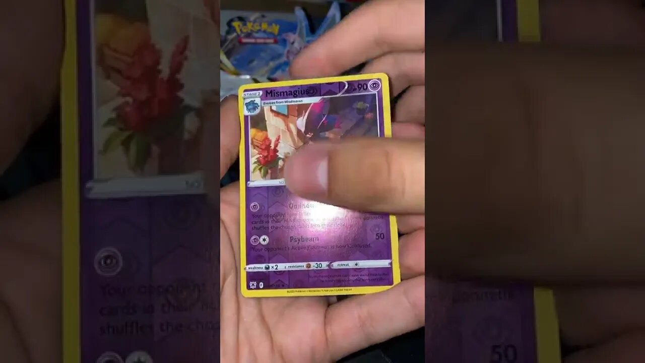 Abrindo um booster pokemon tcg de Estrelas radiantes