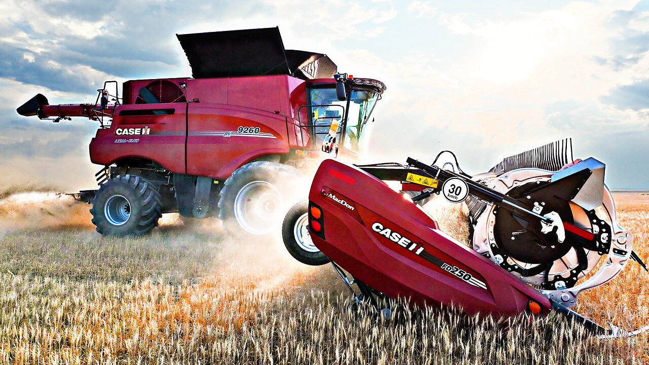 This Case IH 9260 Axial-Flow Combine Is Incredible!