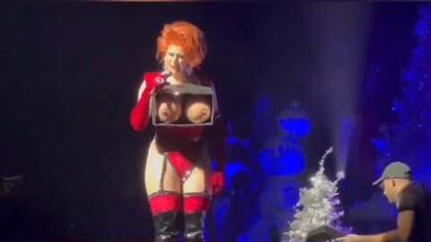 These Parents Are Bringing Their Kids To Watch Adult Simulated Sex Acts. 👀😳 WTH???