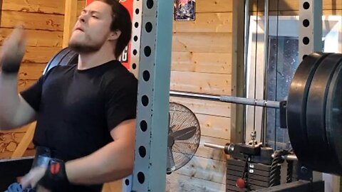 EASY 112.5 Kgs Paused Bench Press Heavy Single. Fastest it has moved yet!
