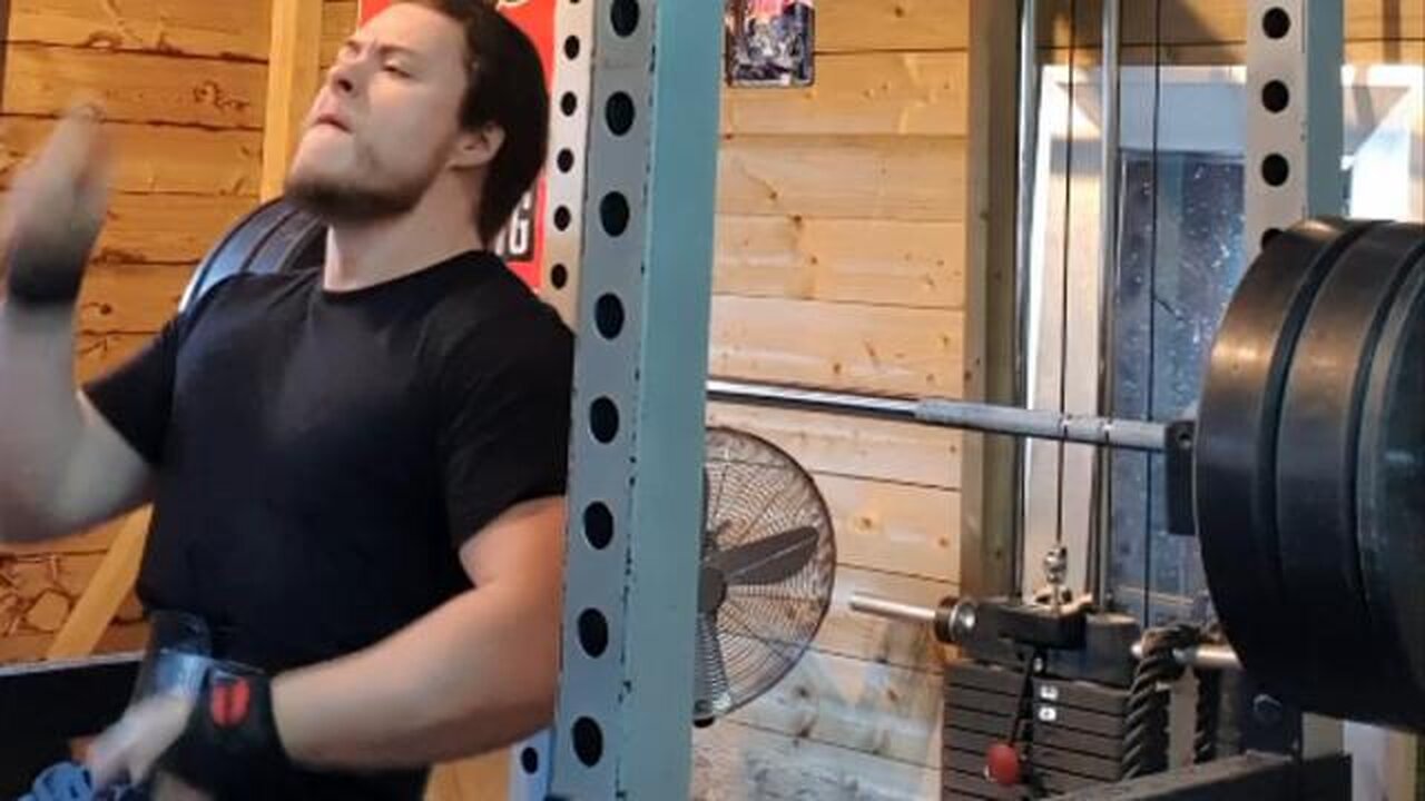 EASY 112.5 Kgs Paused Bench Press Heavy Single. Fastest it has moved yet!
