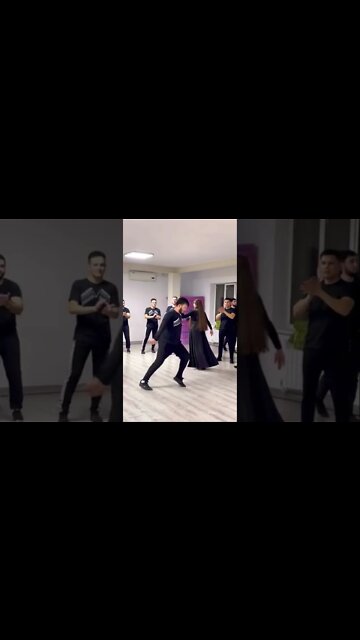 Чеченская танцевальная лезгинка._2022 Парень и девушка красиво танцуют