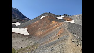 Central Oregon - Three Sisters Wilderness - approach to Camp Lake + base of Chamber Lakes Basin