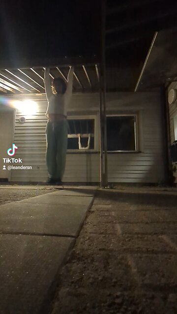 Doing leg and knee raises