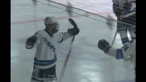 Bay Port takes down De Pere to win hockey regional final