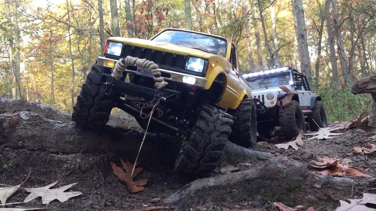 A Look At Pedar's Modified SCX10 Dingo Yota and Trail Run.