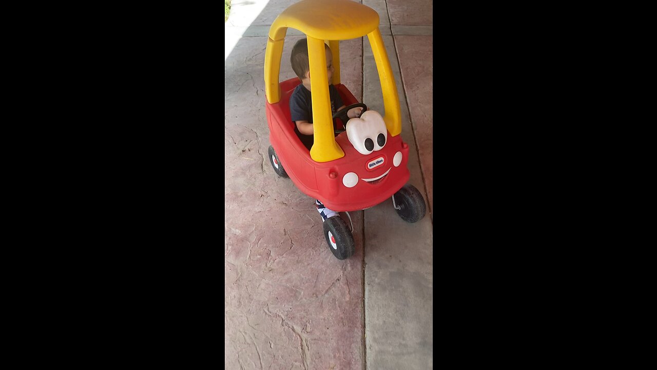 Beep beep. #baby #outside #mom #momlife