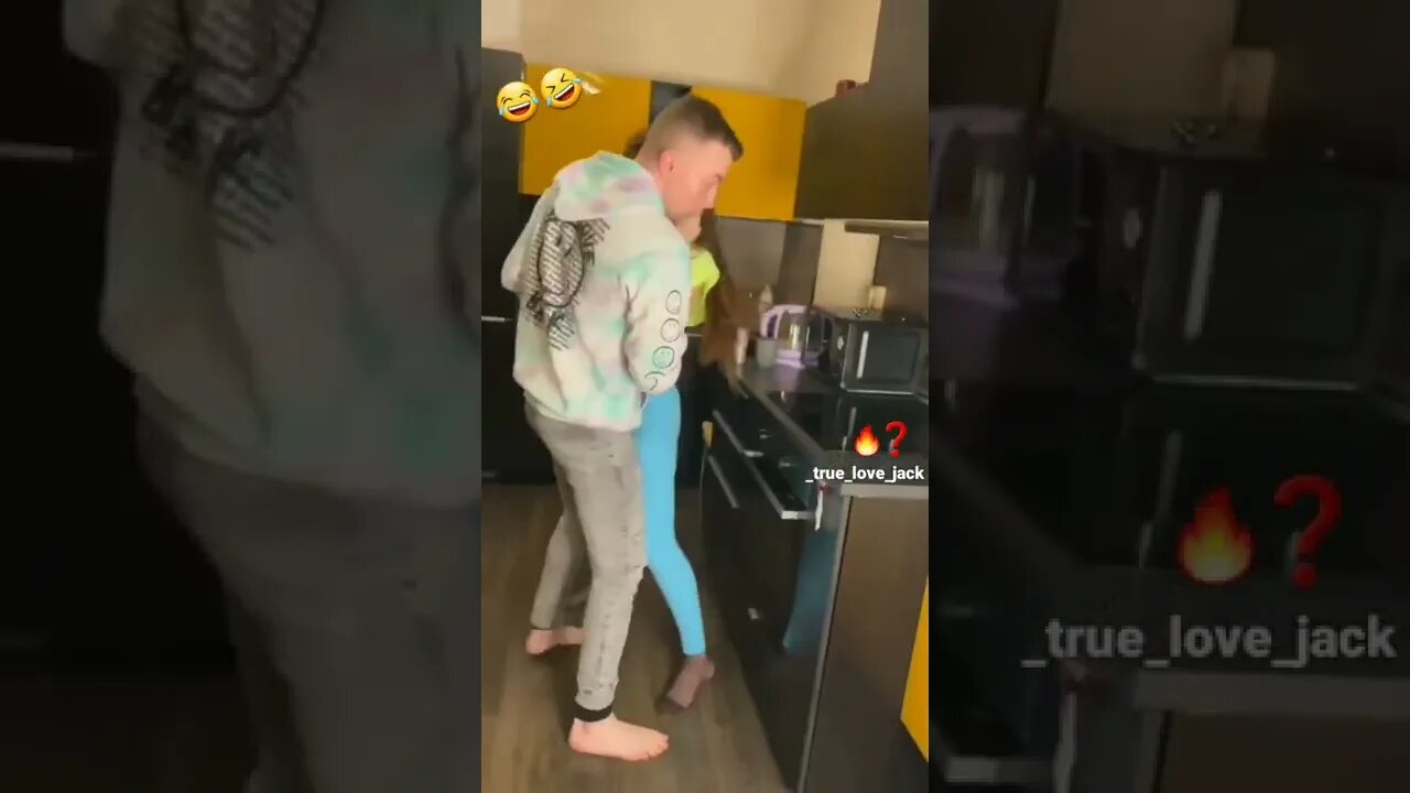 esquentando a janta 😂😂 #shorts