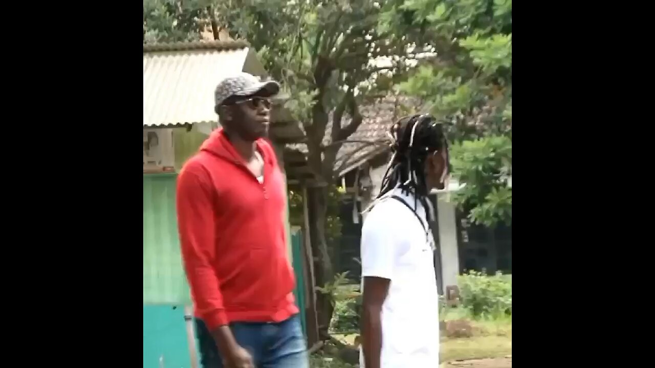 Fake blind man meet hungry soldier