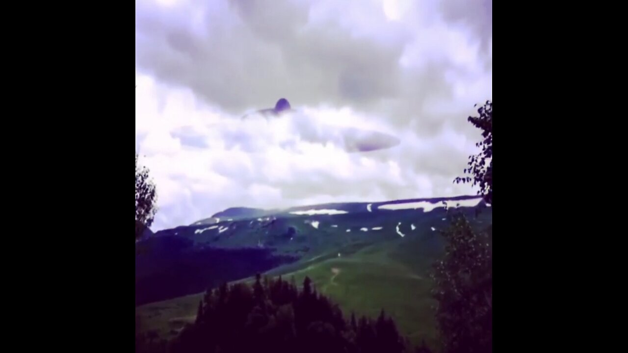 Massive UFO 🛸 sighted in the Swiss alps