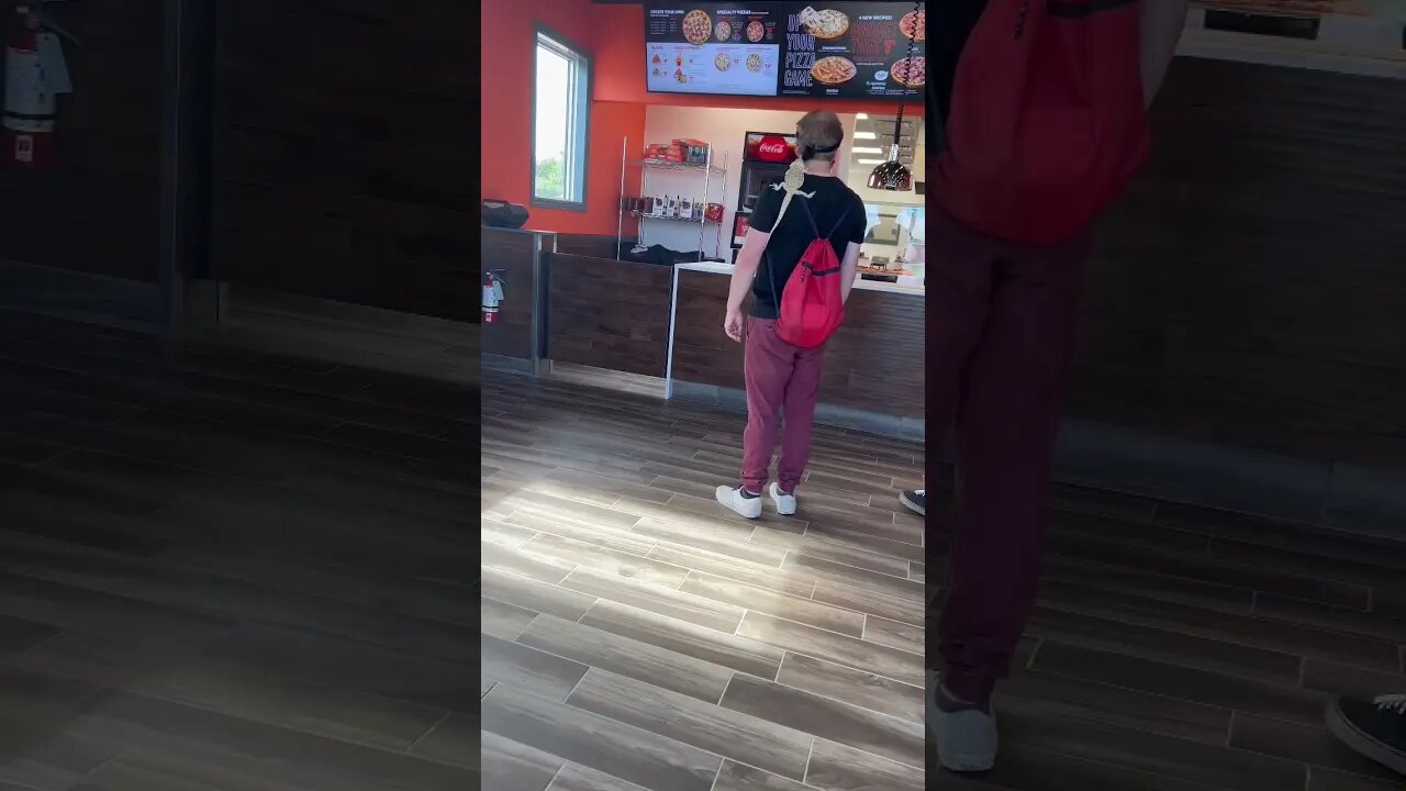 I wish I was this cool 🦎