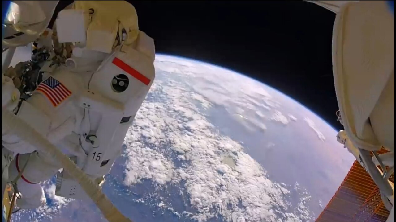 Astronaut accidentally lose a shield space (GOPRO 8k)