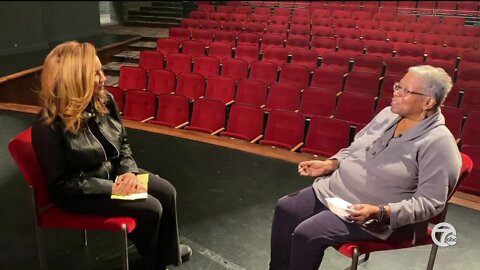 Retired Cass Tech drama teacher still inspires former students to reach for the stars