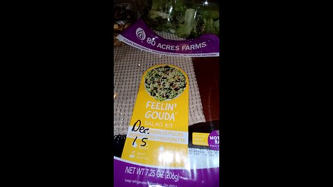 Eating 80 Acres Farms Feelin' Gouda Salad Kit, Dbn MI, 12/15/24