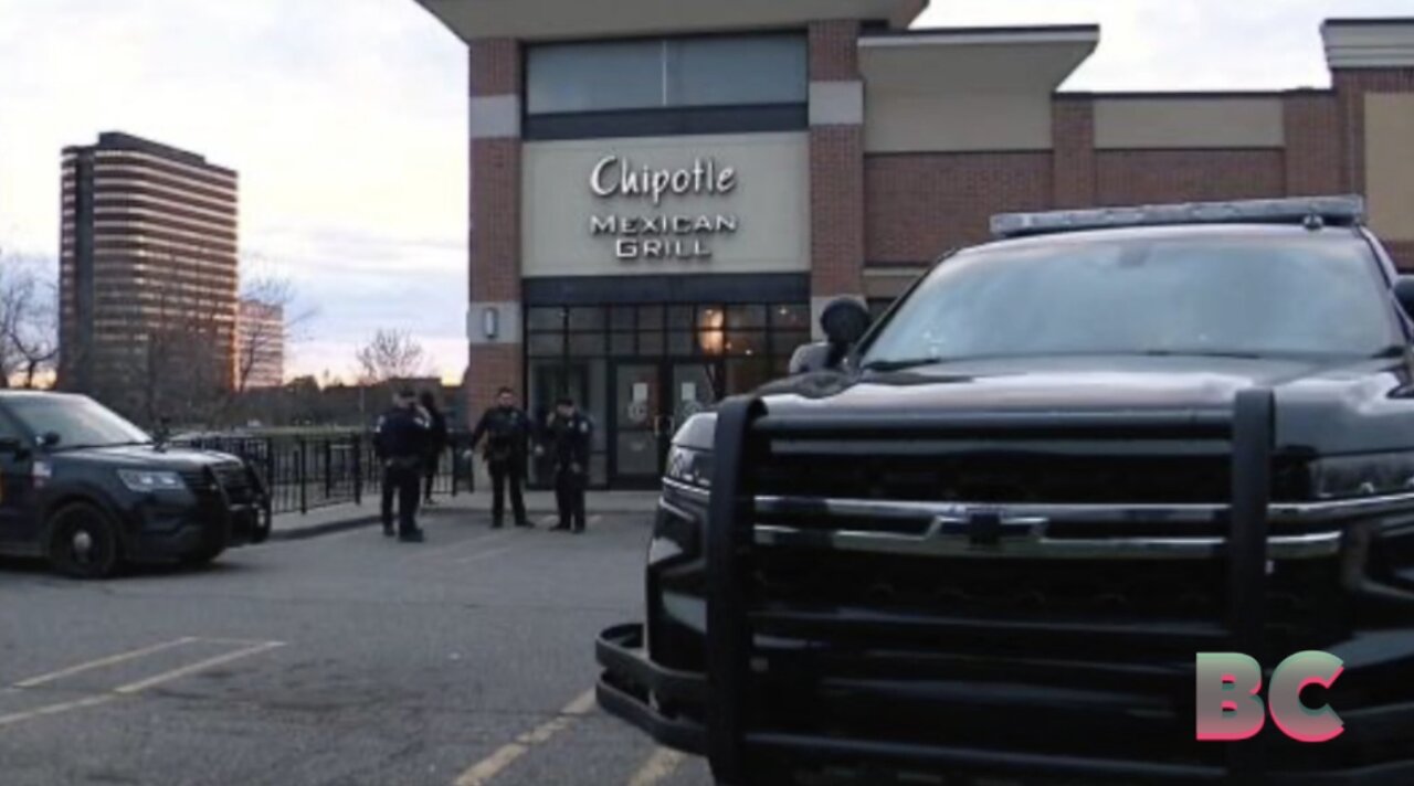 Chipotle worker shot in guacamole dispute
