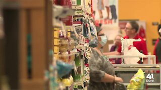 Shoppers make last-minute grocery trips on Christmas Eve