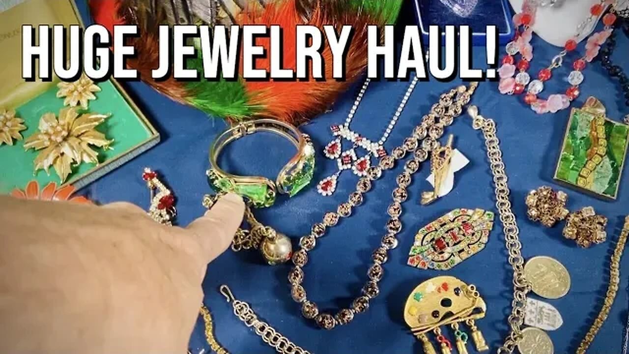 Biggest Costume Jewelry Haul Fresh to Portland Vintage Market!