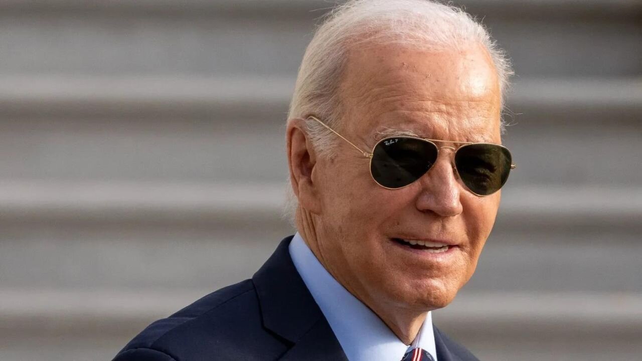 Joe Biden Plays Roblox For The First Time